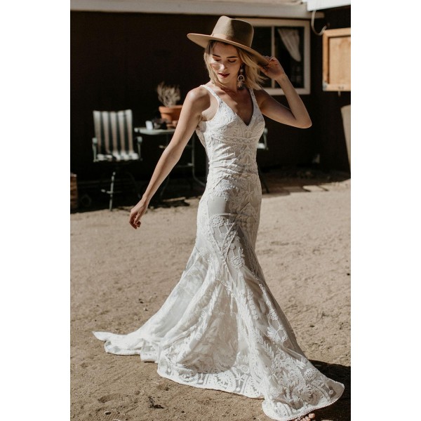 Graceful V Neck Lace Wedding Bridal Party Gown