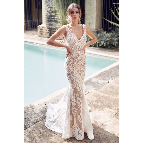 White V Neck Embroidering Tulle Mermaid Dress