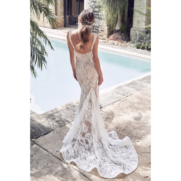 White V Neck Embroidering Tulle Mermaid Dress