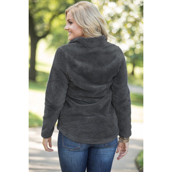 Gray Zipped Pullover Fleece Outfit